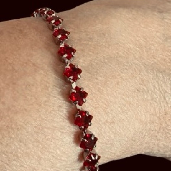 Pretty Bird Jewelry 18k White Gold Plated Bracelet With Gems 18$